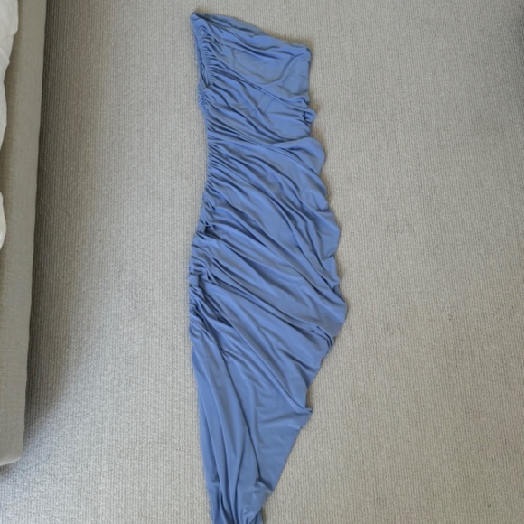 Norma Kamali Diana Gown - Picture 4 of 5